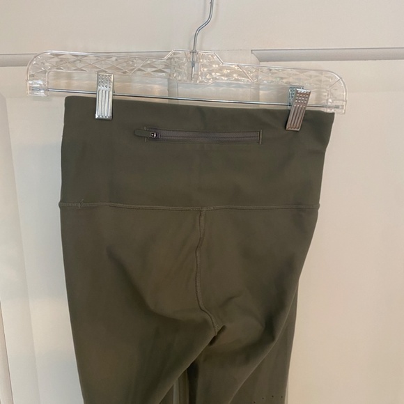 Lululemon in focus run tights Legging Gray-Sage Green, 33894 - Picture 5 of 13